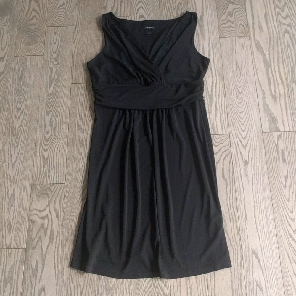 Beautiful dress by Ann Taylor 🌸🍀🌼